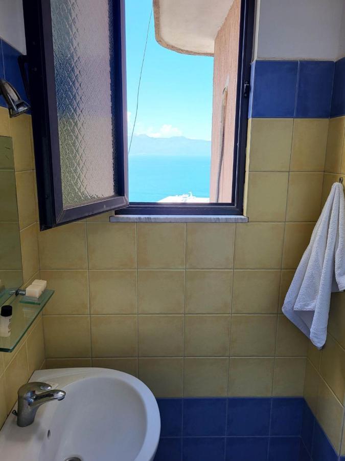 Hotel Vive Mare Sarandë Exterior foto